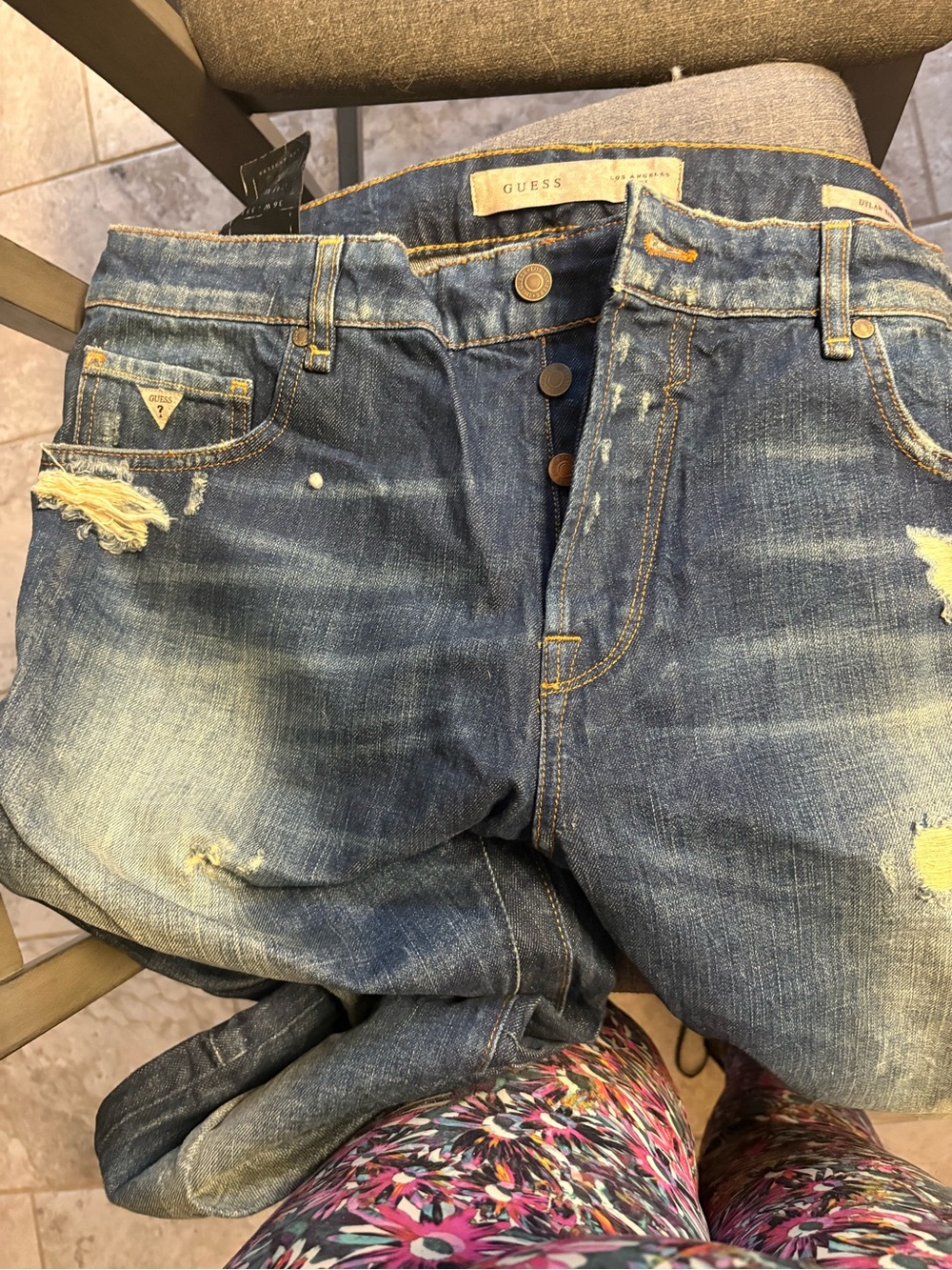 GUESS Men's Distressed Blue Denim Relaxed Jeans 36 waist x 33 length